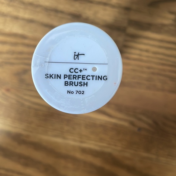 IT cosmetics CC Skin Perfecting Brush #702 NWT - Picture 4 of 4